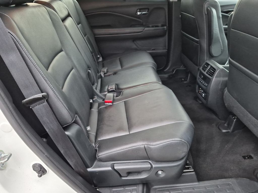 Thumbnail: 2017 Honda Pilot - 29