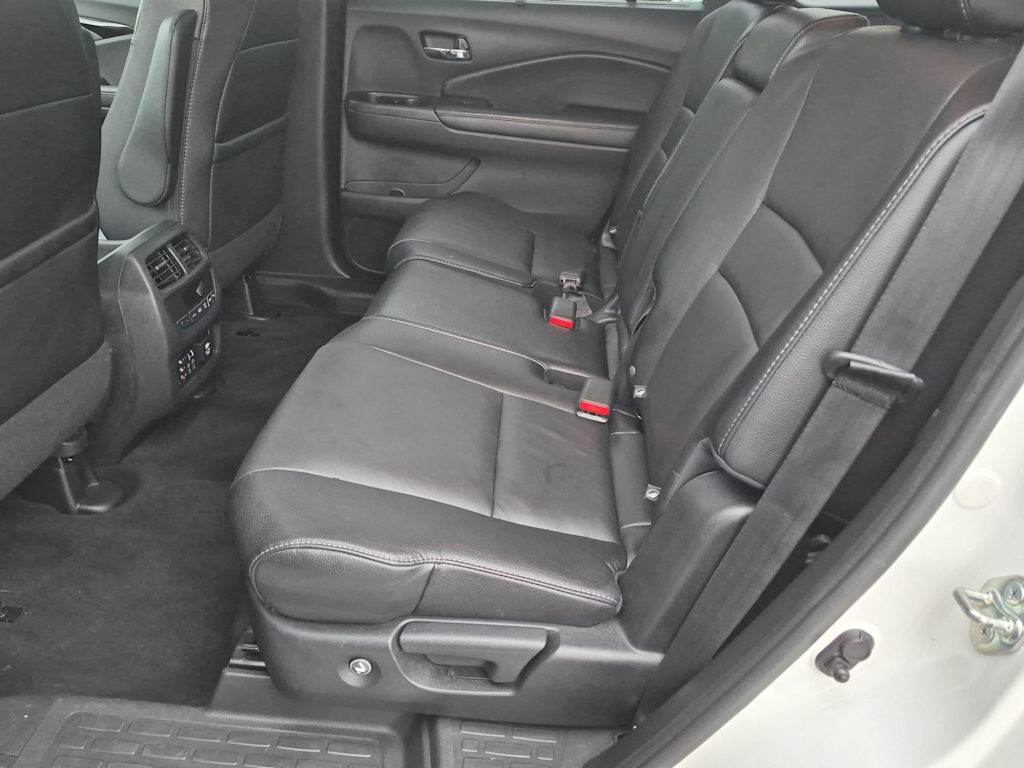 Thumbnail: 2017 Honda Pilot - 13
