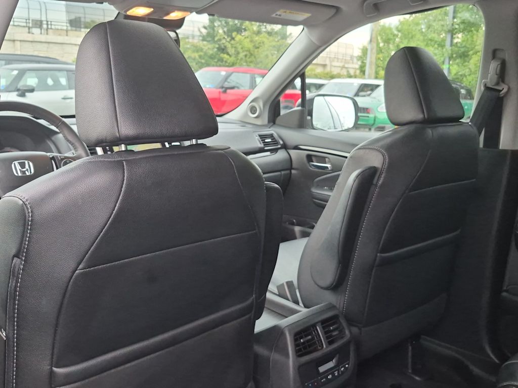 Thumbnail: 2017 Honda Pilot - 27