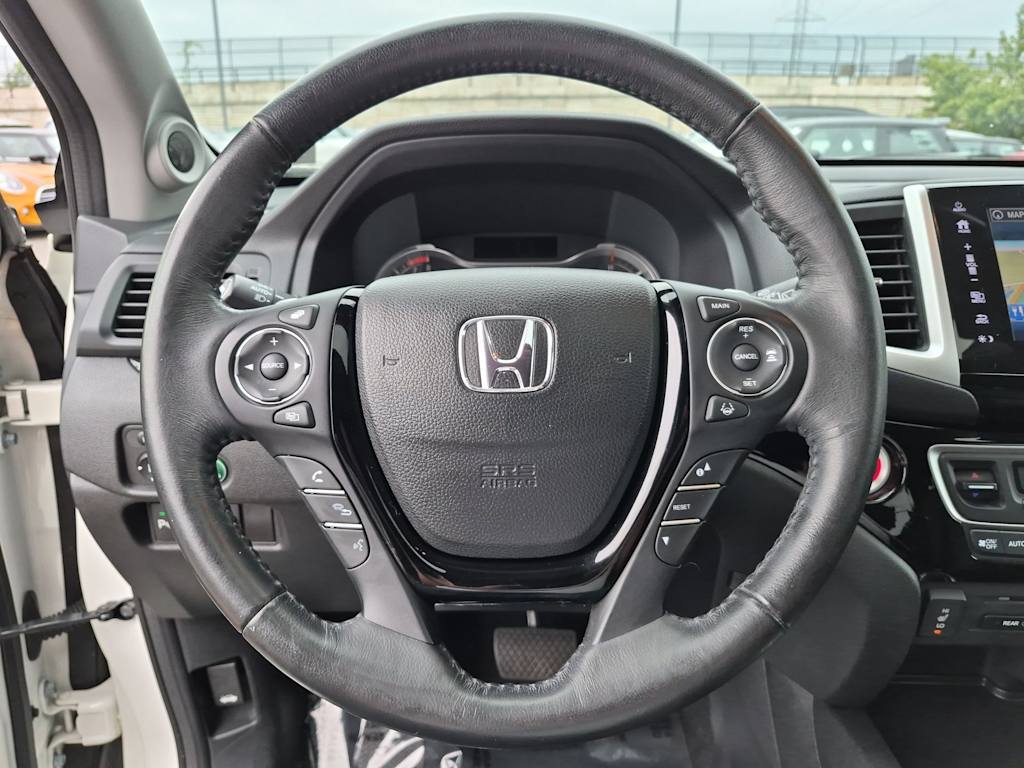 Thumbnail: 2017 Honda Pilot - 14