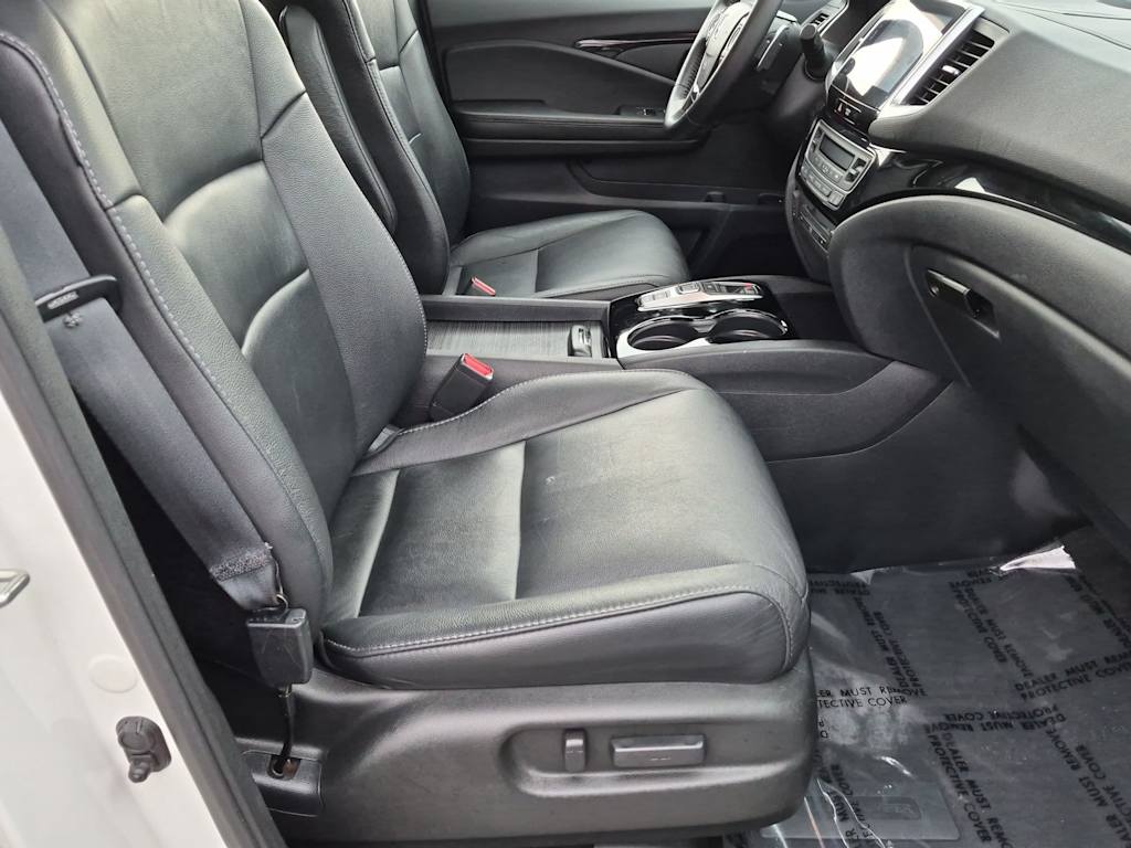 Thumbnail: 2017 Honda Pilot - 12