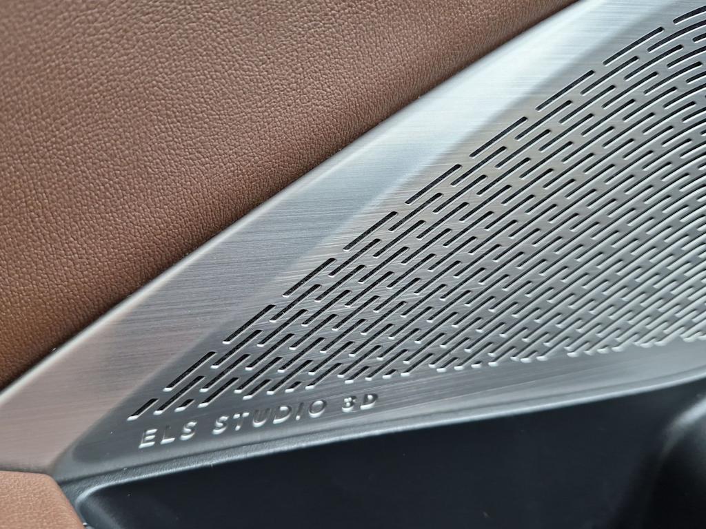 Thumbnail: 2023 Acura MDX - 38