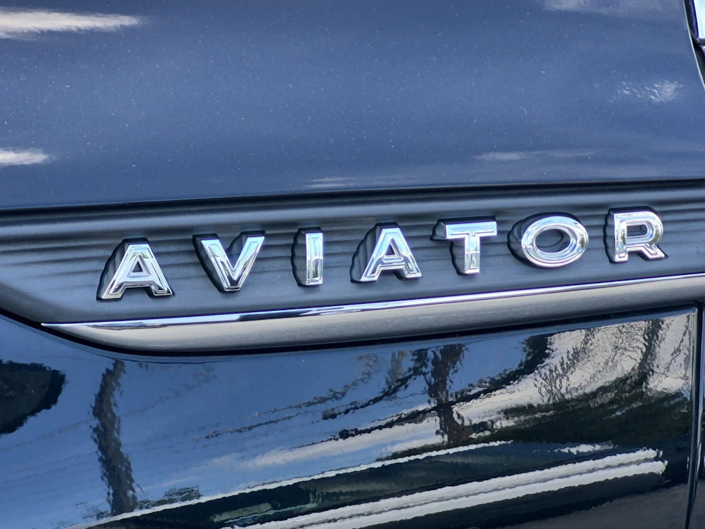 Thumbnail: 2021 Lincoln Aviator - 24