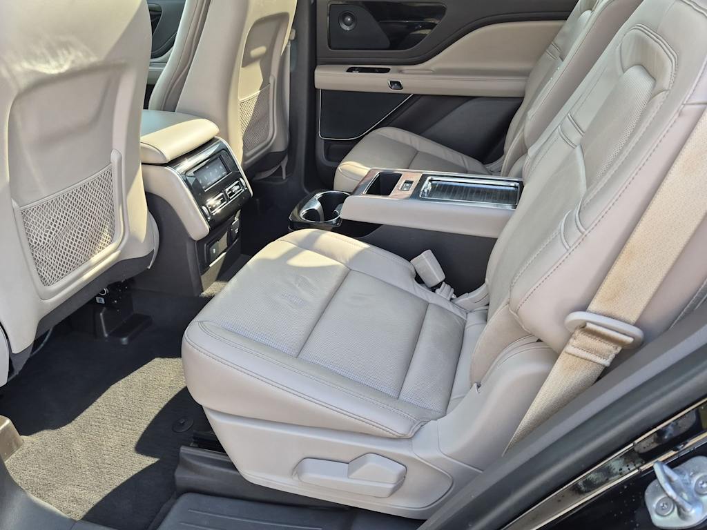 Thumbnail: 2021 Lincoln Aviator - 12