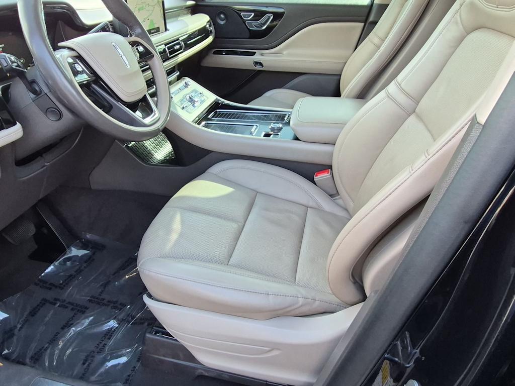 Thumbnail: 2021 Lincoln Aviator - 11