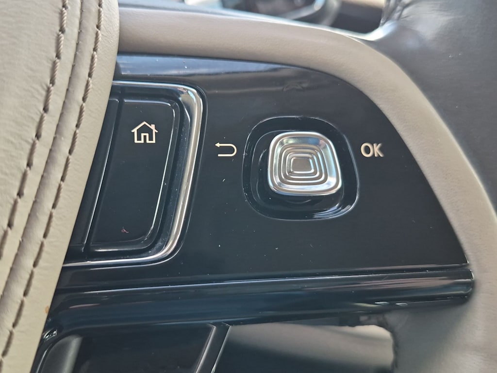 Thumbnail: 2021 Lincoln Aviator - 32