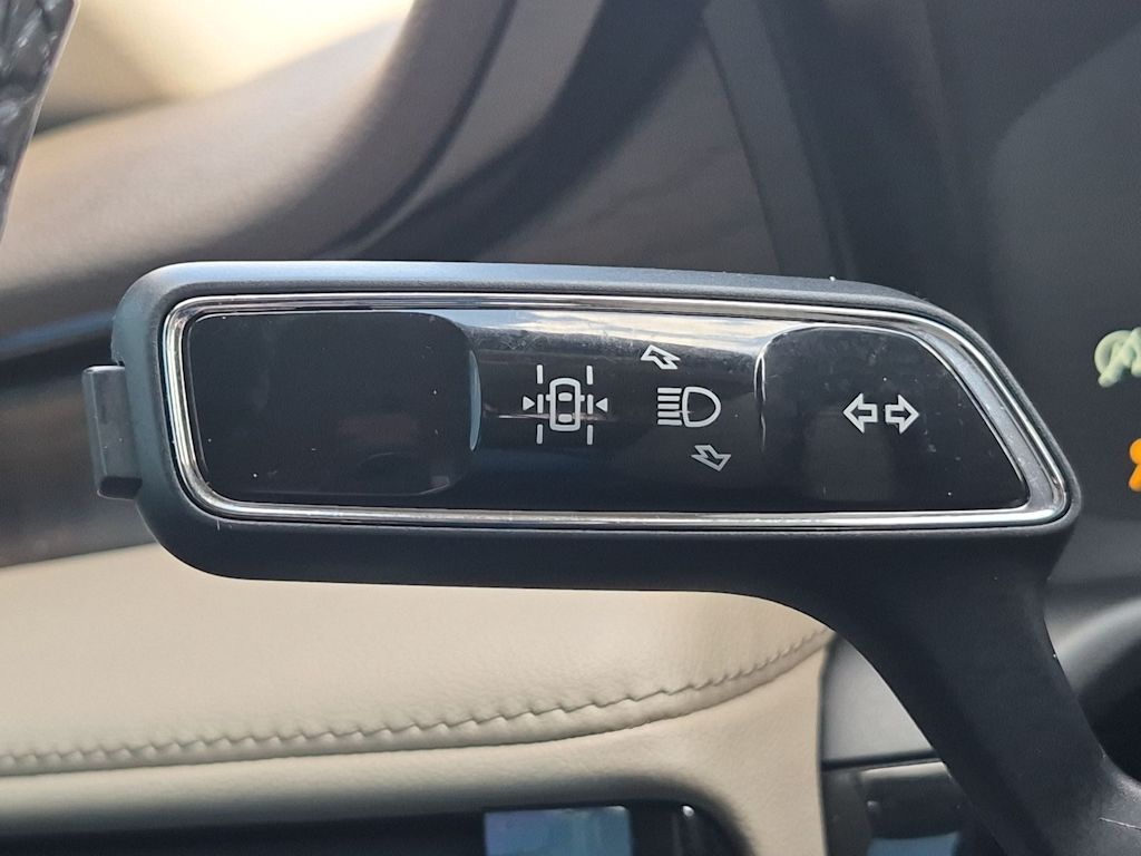 Thumbnail: 2021 Lincoln Aviator - 33