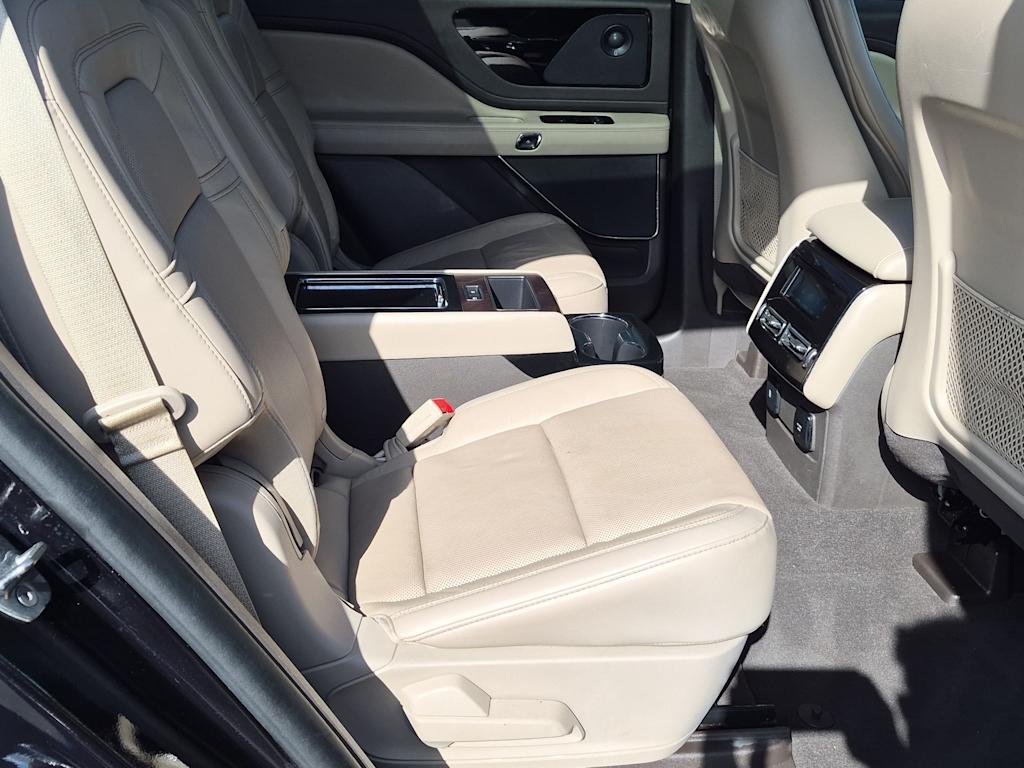 Thumbnail: 2021 Lincoln Aviator - 28
