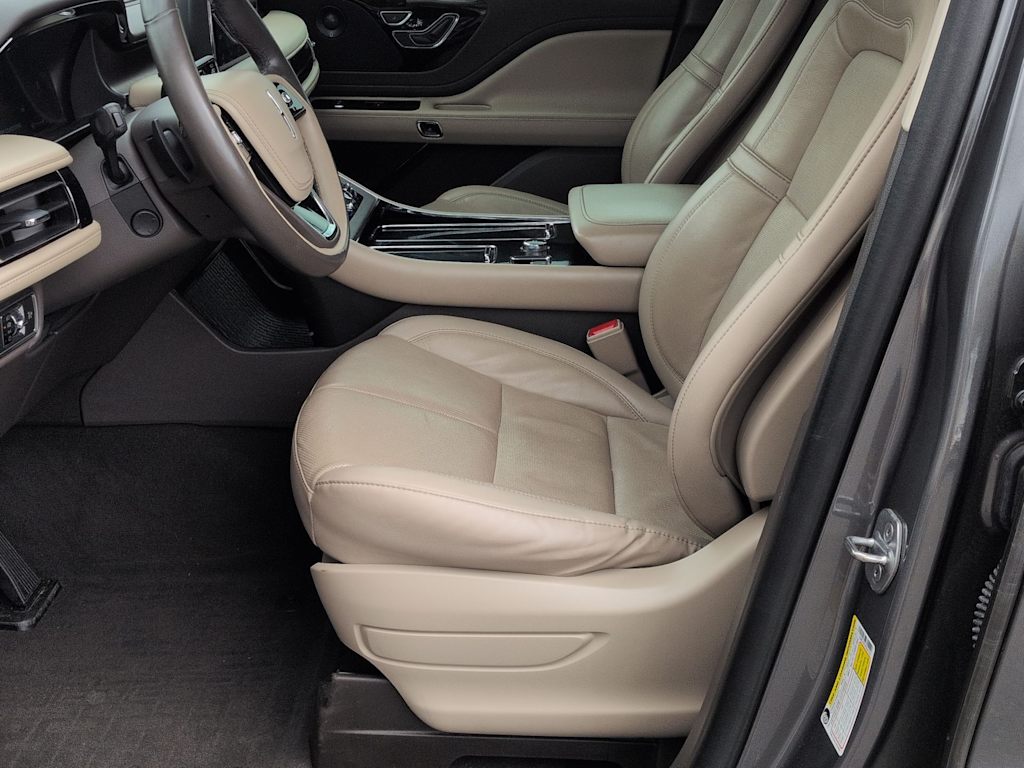 Thumbnail: 2023 Lincoln Aviator - 9