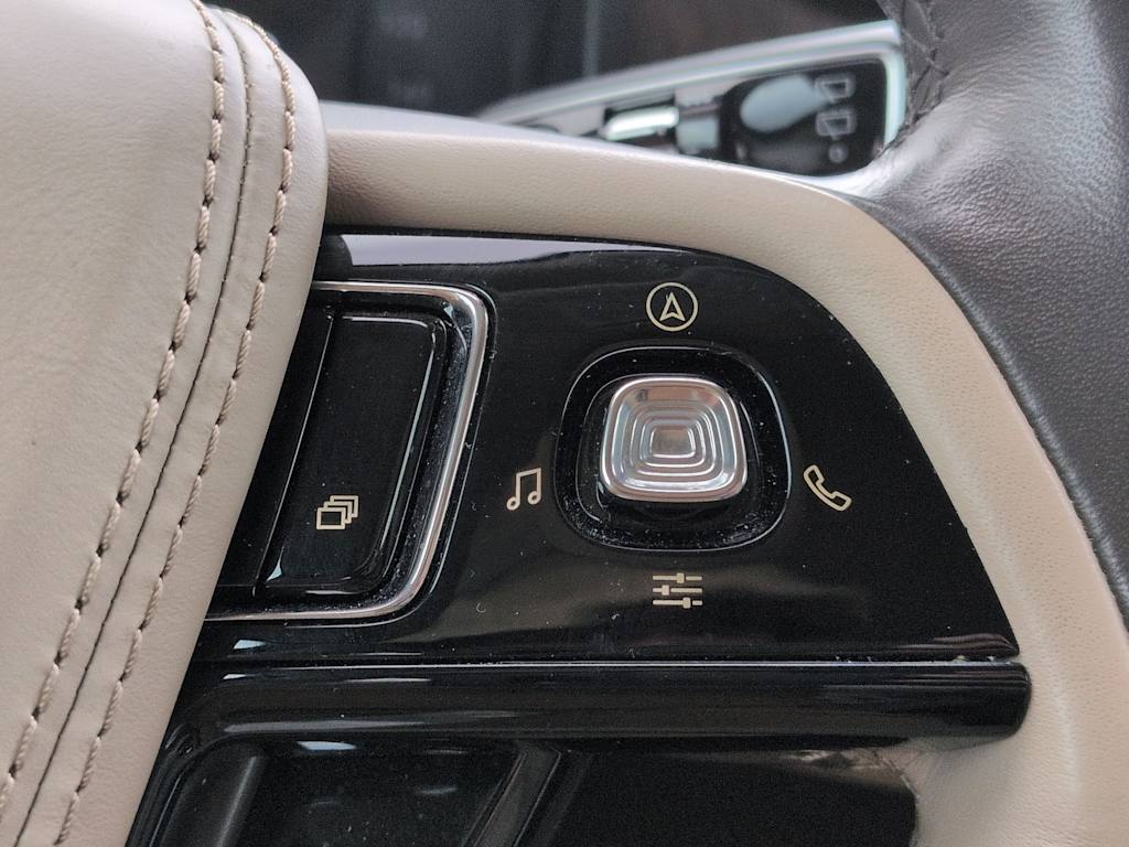 Thumbnail: 2023 Lincoln Aviator - 33