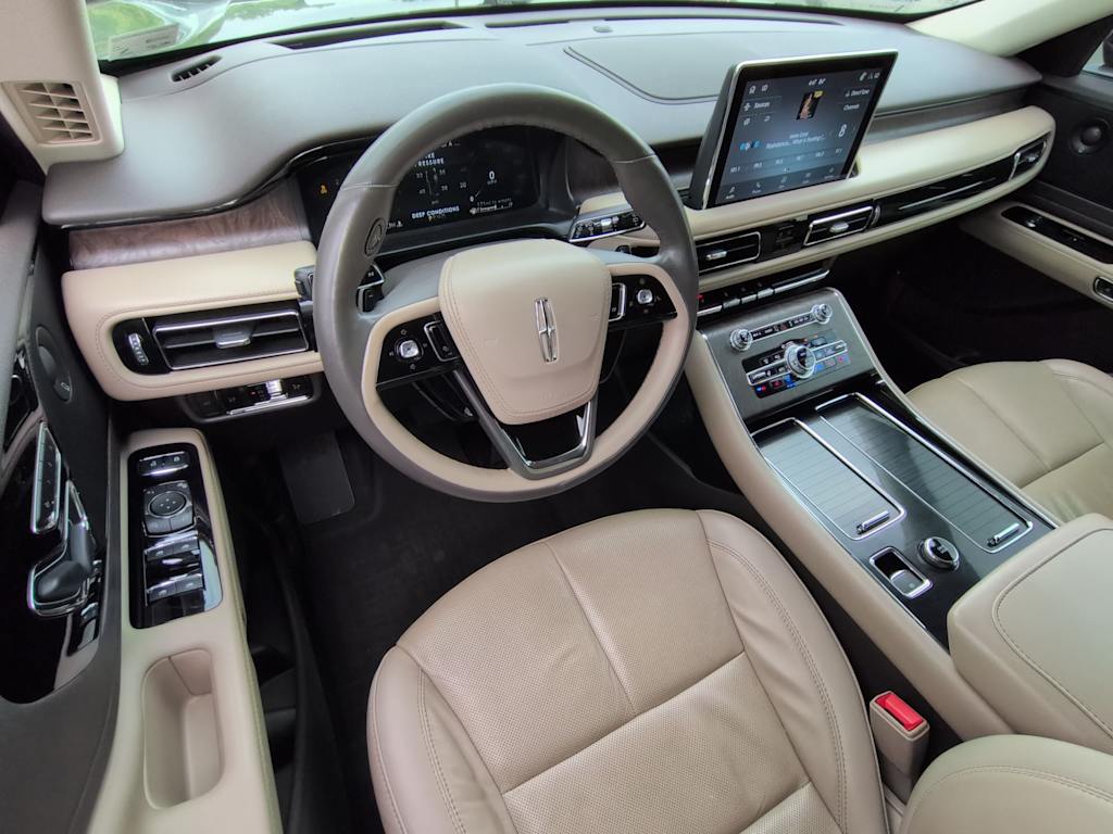 Thumbnail: 2023 Lincoln Aviator - 2