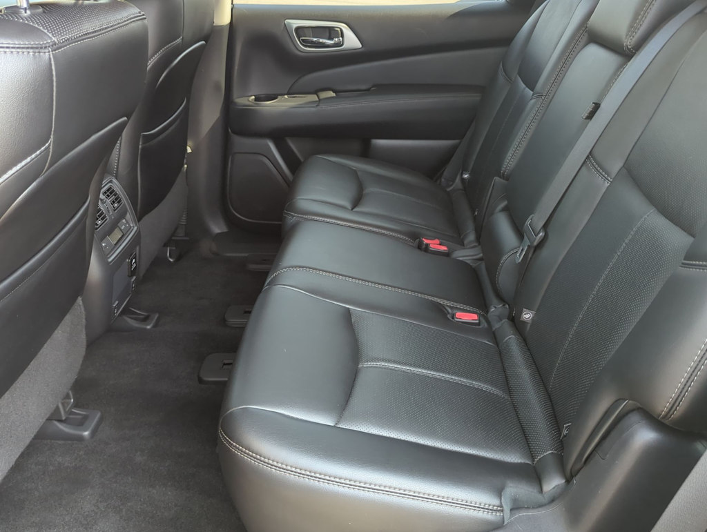 Thumbnail: 2016 Nissan Pathfinder - 13