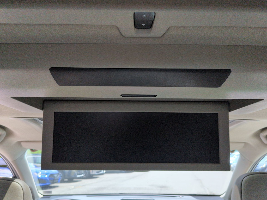 Thumbnail: 2011 Toyota Sienna - 41