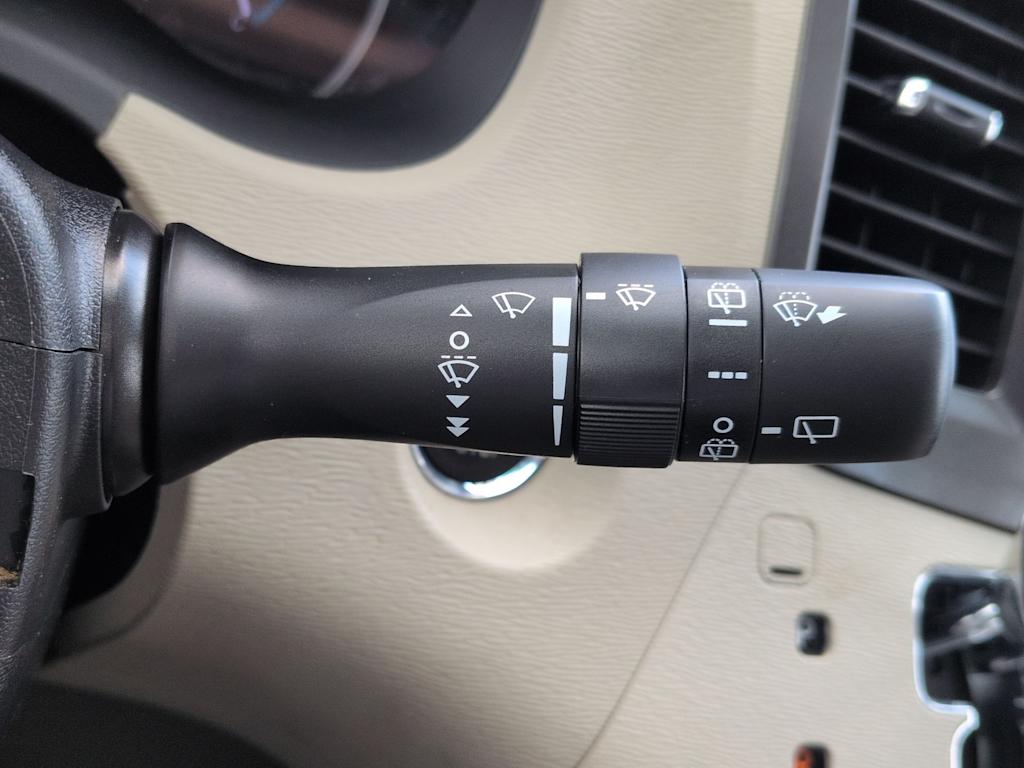 Thumbnail: 2011 Toyota Sienna - 34