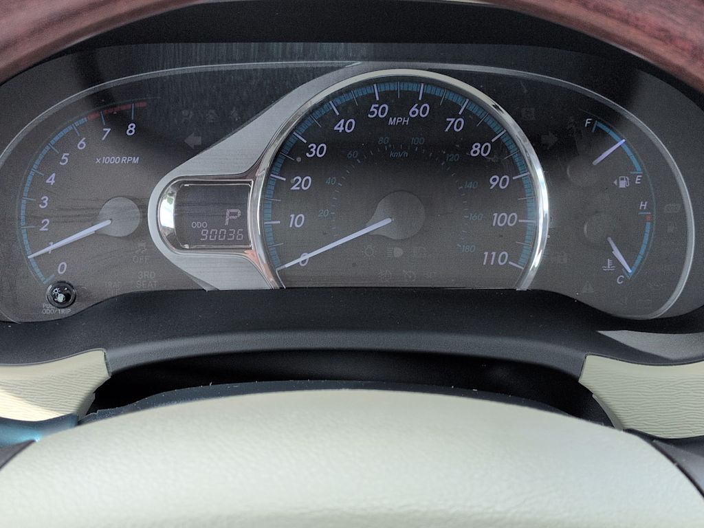 Thumbnail: 2011 Toyota Sienna - 17