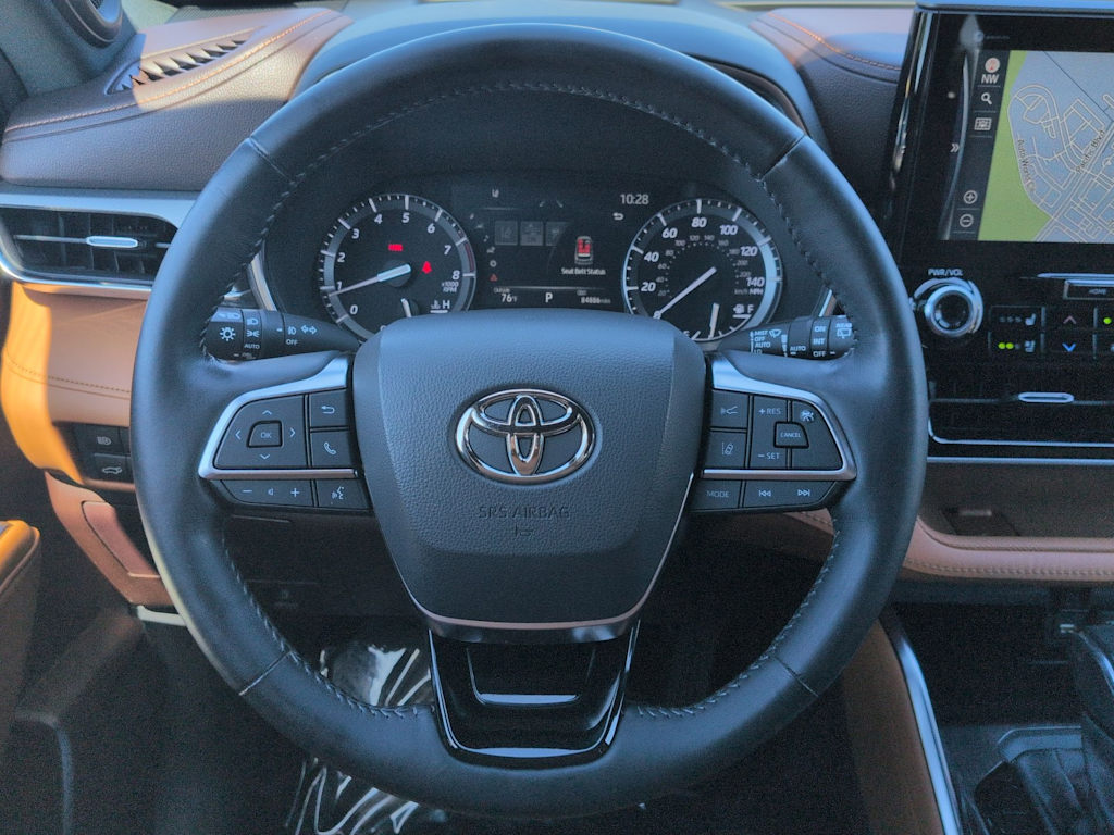 Thumbnail: 2021 Toyota Highlander - 14