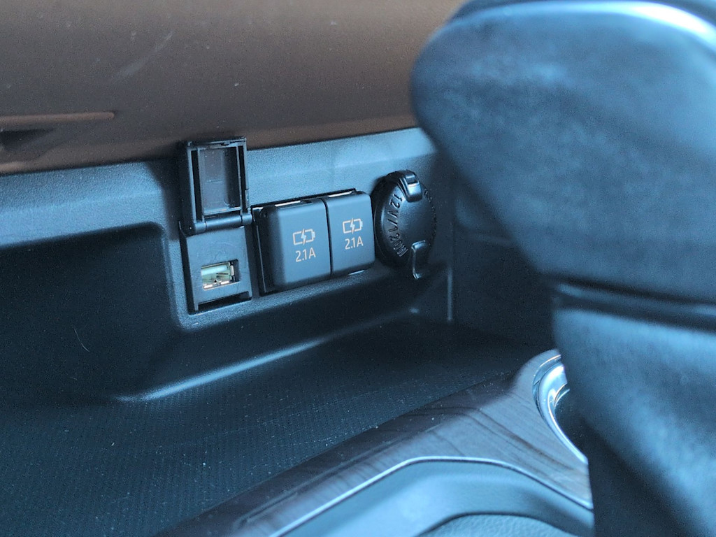 Thumbnail: 2021 Toyota Highlander - 36