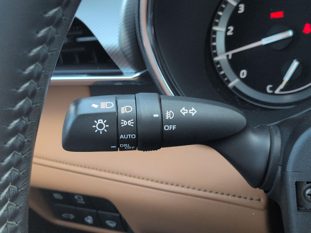 Thumbnail: 2021 Toyota Highlander - 33
