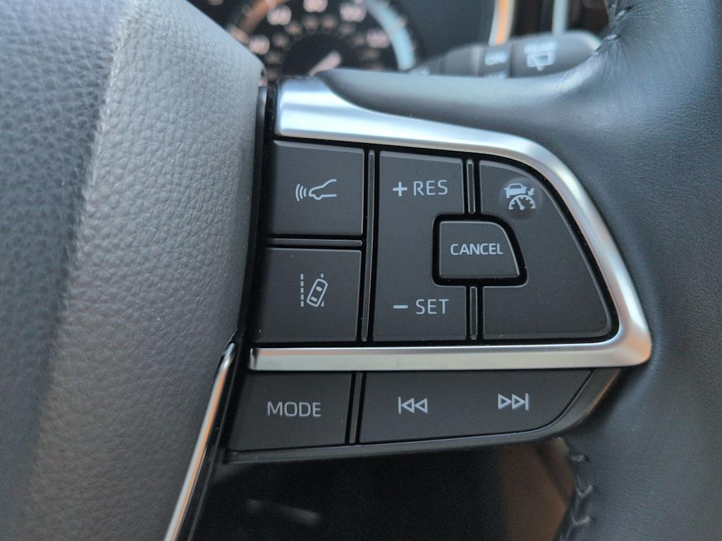 Thumbnail: 2021 Toyota Highlander - 31