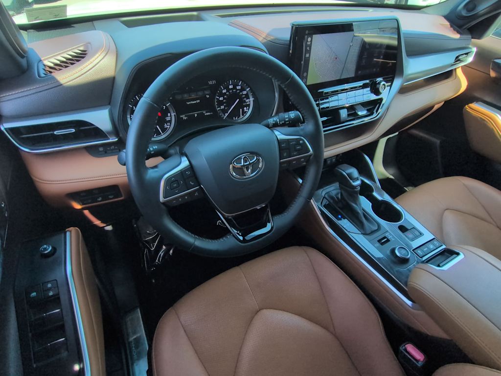 Thumbnail: 2021 Toyota Highlander - 2