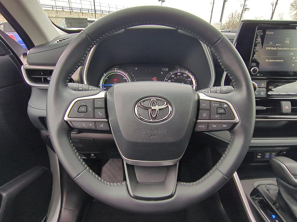 Thumbnail: 2022 Toyota Highlander - 14