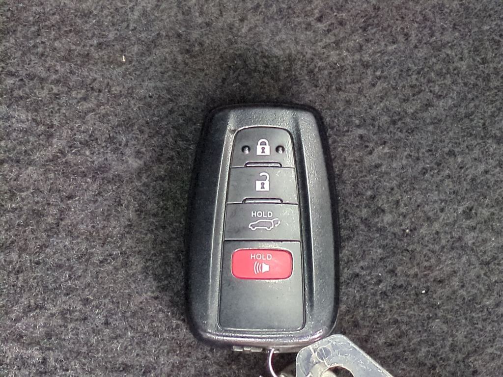 Thumbnail: 2022 Toyota Highlander - 20