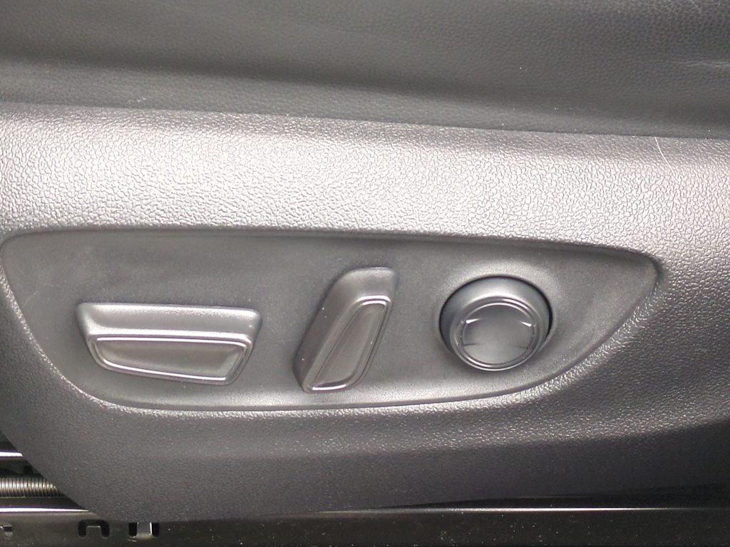 Thumbnail: 2022 Toyota Highlander - 28