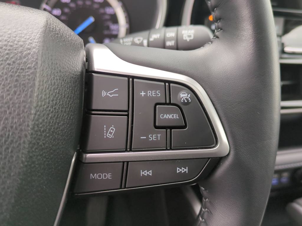 Thumbnail: 2022 Toyota Highlander - 34