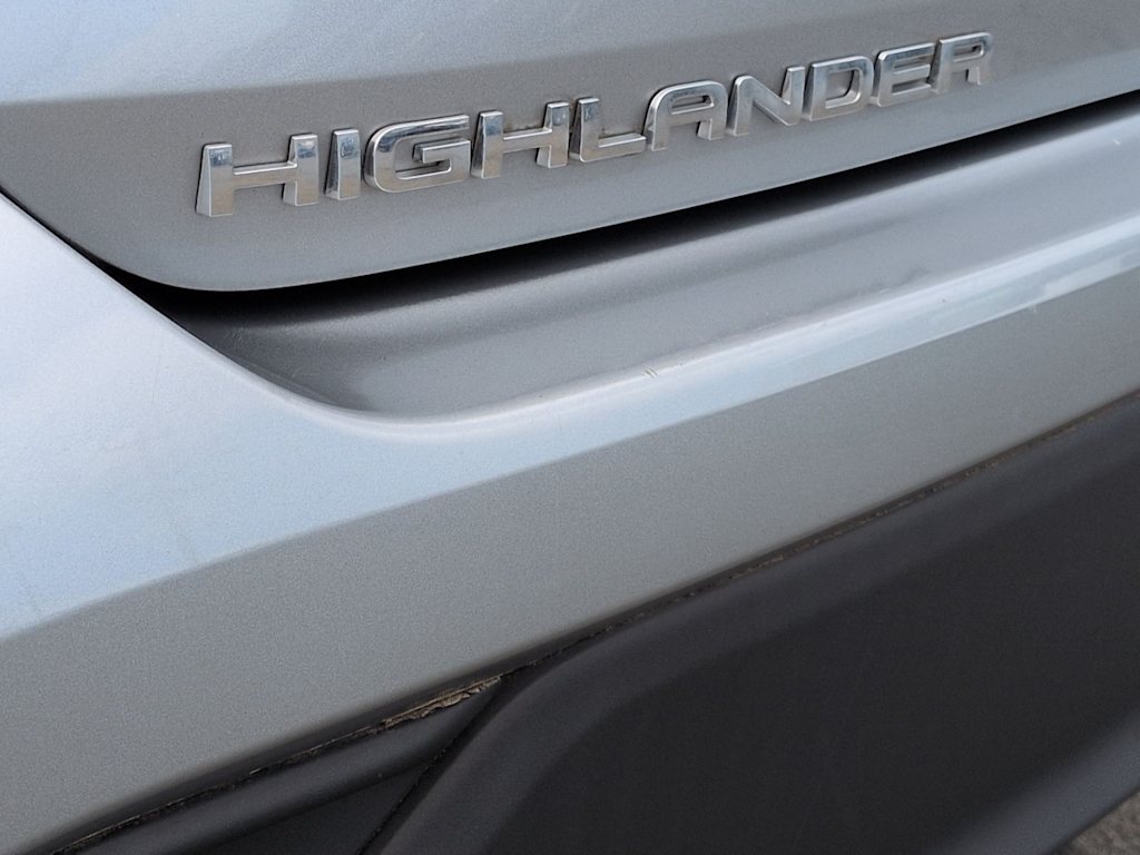 Thumbnail: 2021 Toyota Highlander - 26
