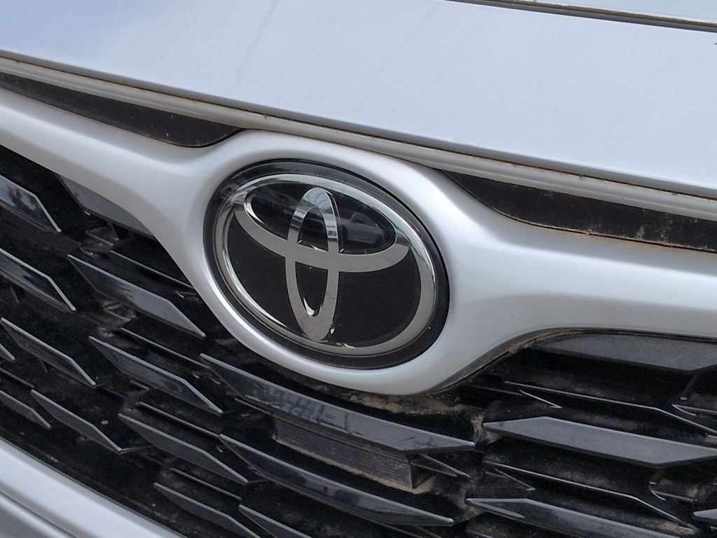 Thumbnail: 2021 Toyota Highlander - 7