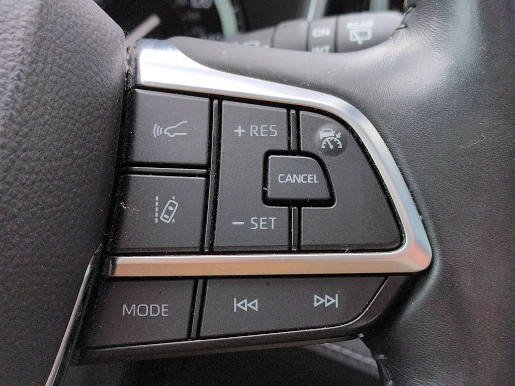 Thumbnail: 2021 Toyota Highlander - 33