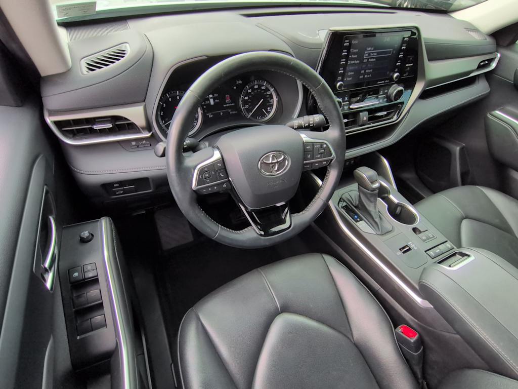 Thumbnail: 2021 Toyota Highlander - 2