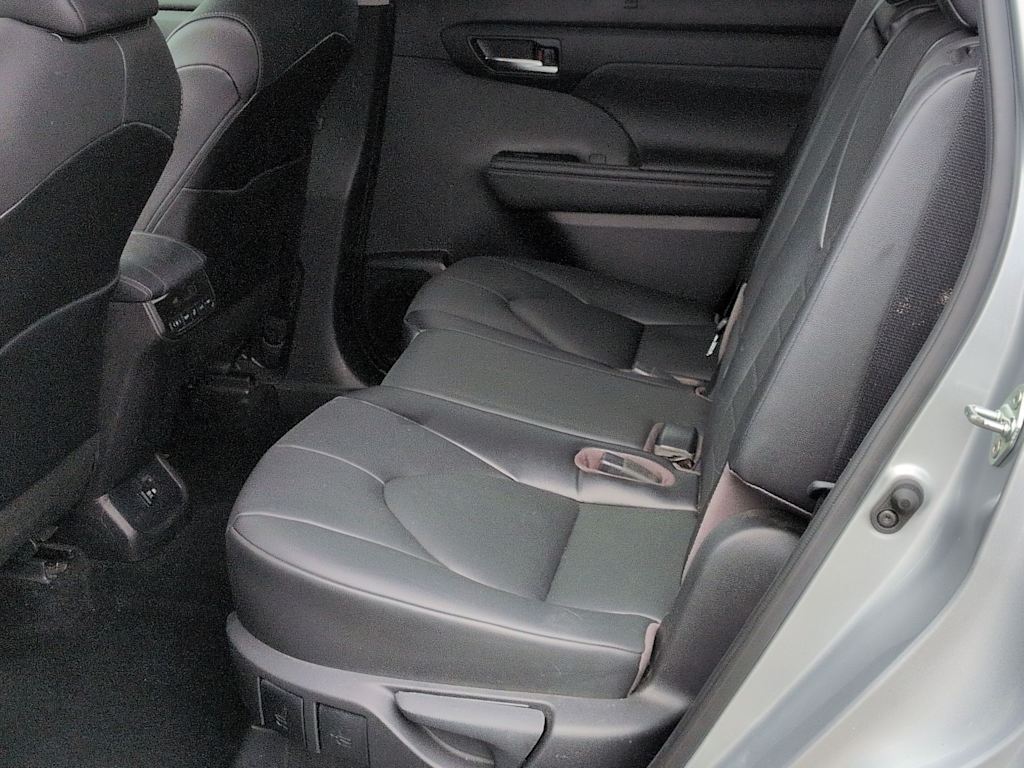 Thumbnail: 2021 Toyota Highlander - 29