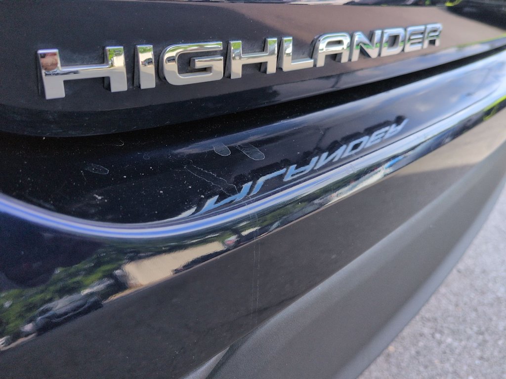 Thumbnail: 2021 Toyota Highlander - 25