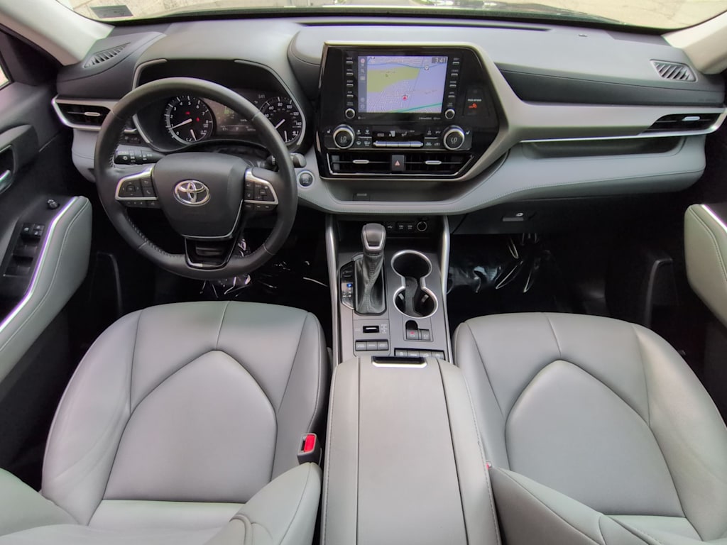 Thumbnail: 2021 Toyota Highlander - 10