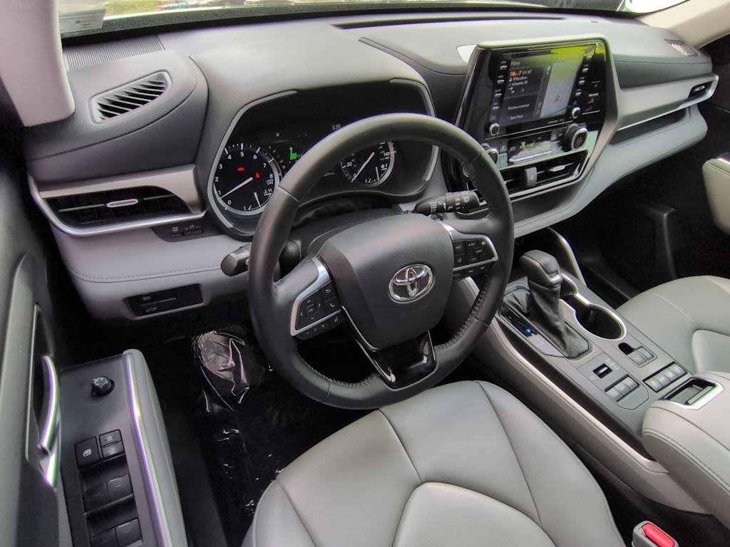 Thumbnail: 2021 Toyota Highlander - 2