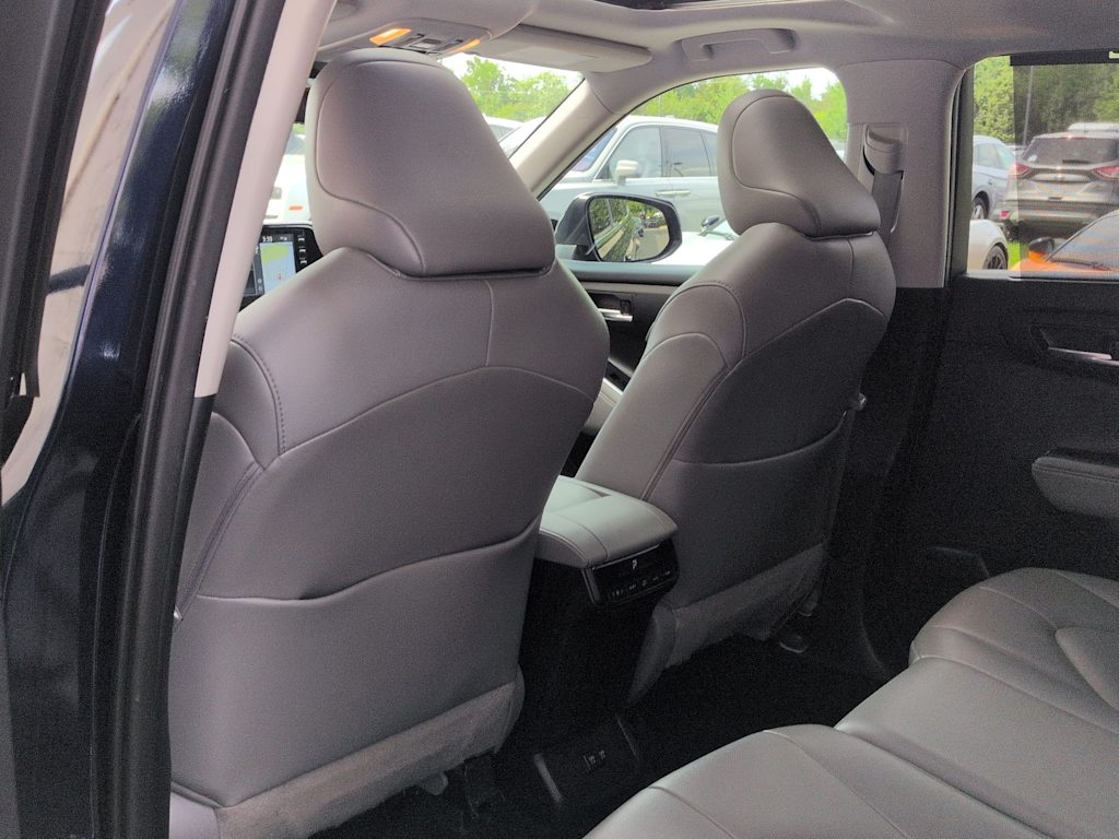 Thumbnail: 2021 Toyota Highlander - 13