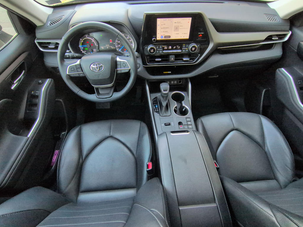 Thumbnail: 2023 Toyota Highlander - 10