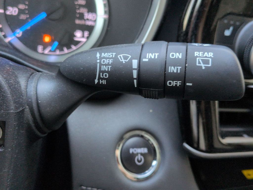 Thumbnail: 2023 Toyota Highlander - 15