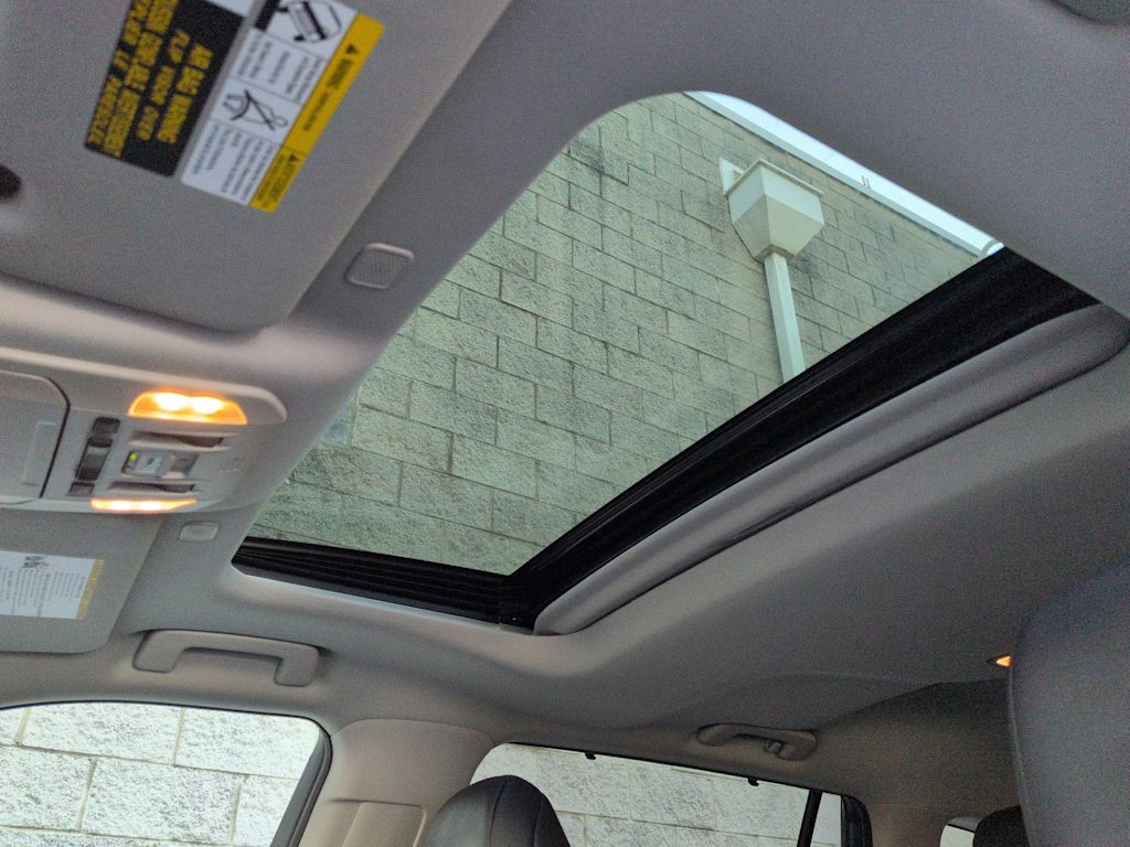 Thumbnail: 2023 Toyota Highlander - 29