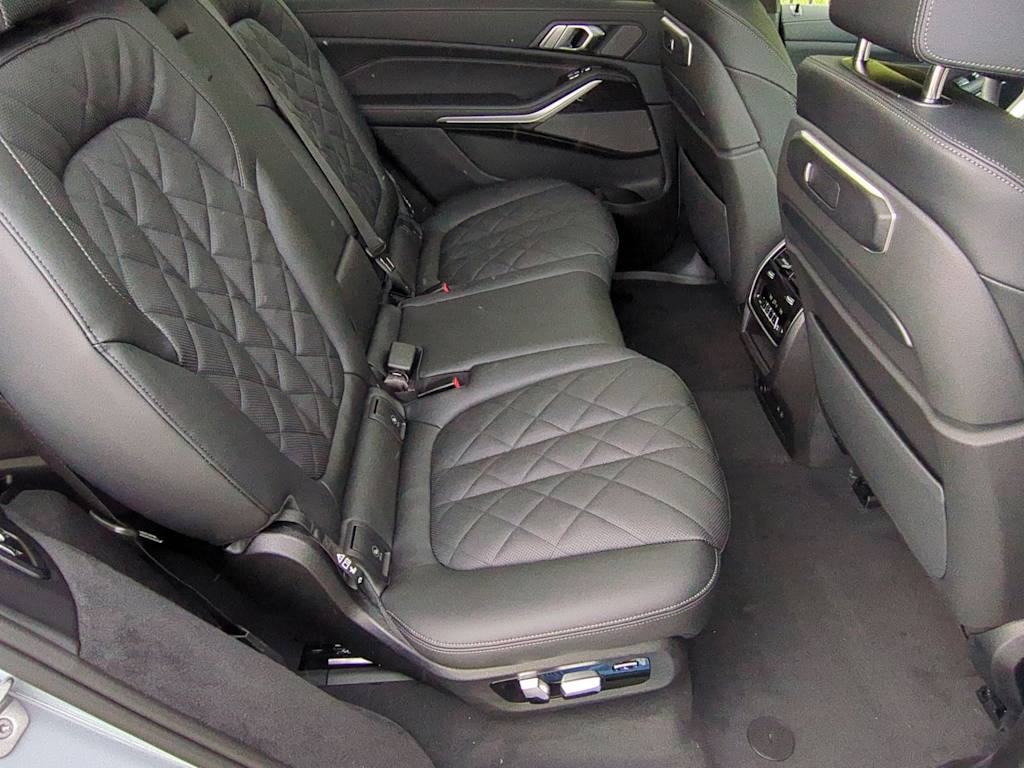 Thumbnail: 2025 BMW X7 - 29