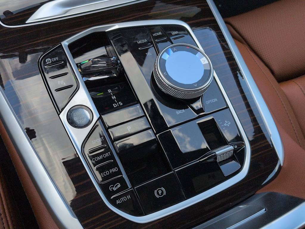 Thumbnail: 2027 BMW X7 - 39