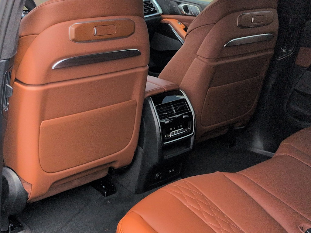 Thumbnail: 2027 BMW X7 - 13