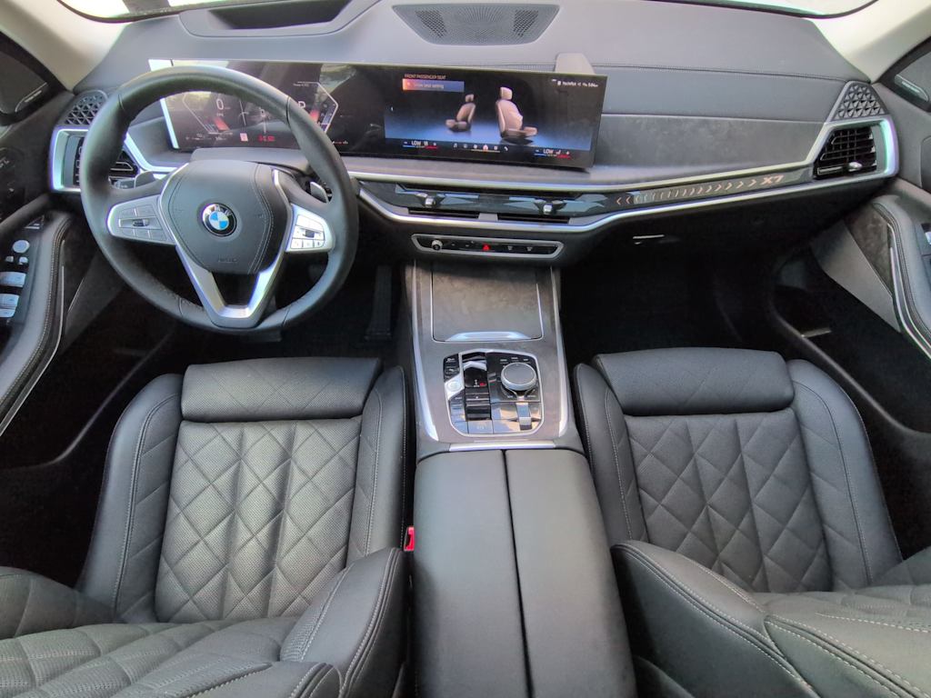 Thumbnail: 2026 BMW X7 - 10