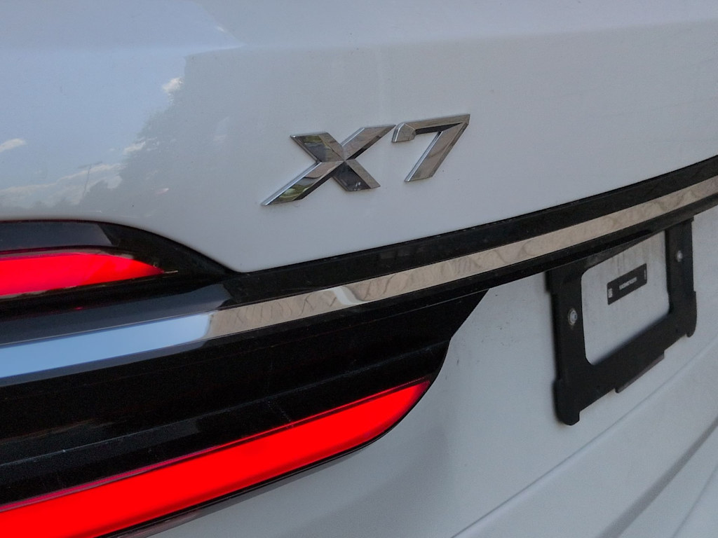 Thumbnail: 2026 BMW X7 - 25
