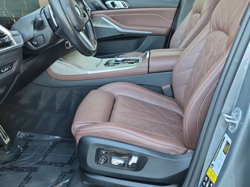 Thumbnail: 2024 BMW X7 - 11