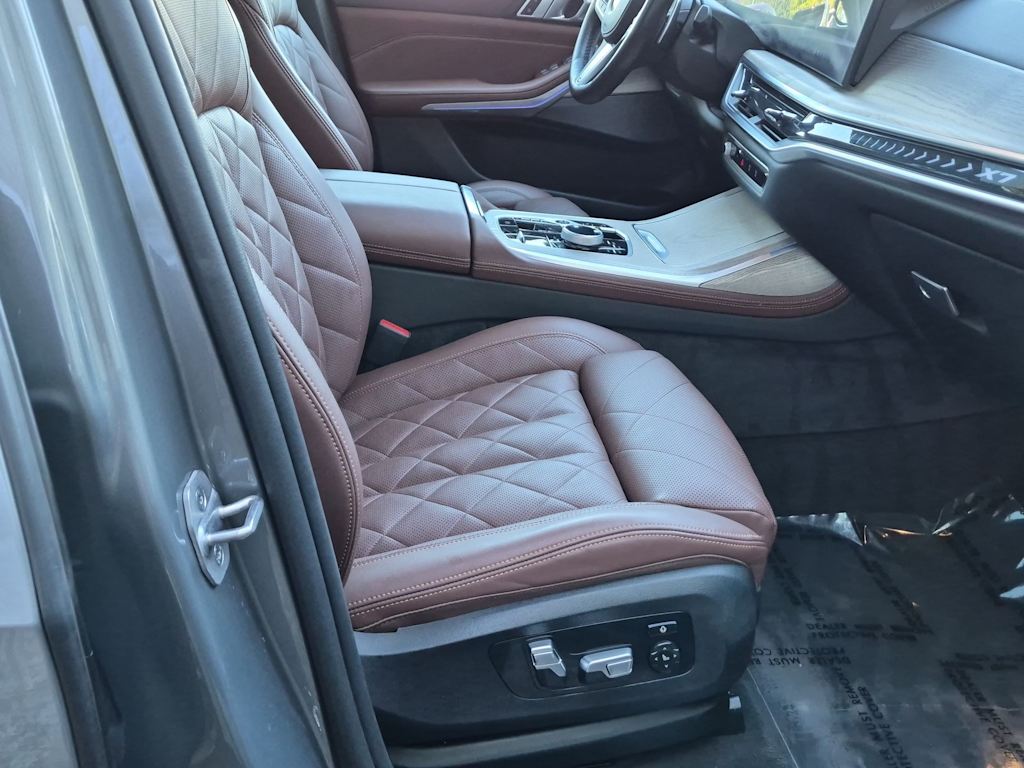 Thumbnail: 2024 BMW X7 - 31