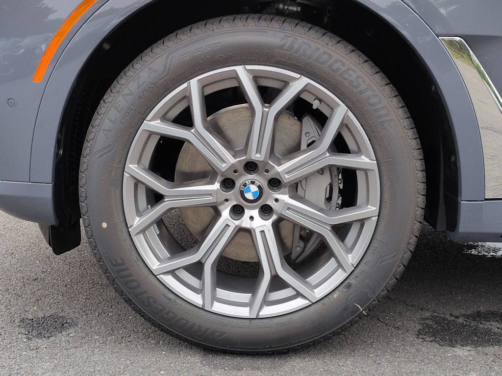 Thumbnail: 2027 BMW X7 - 26