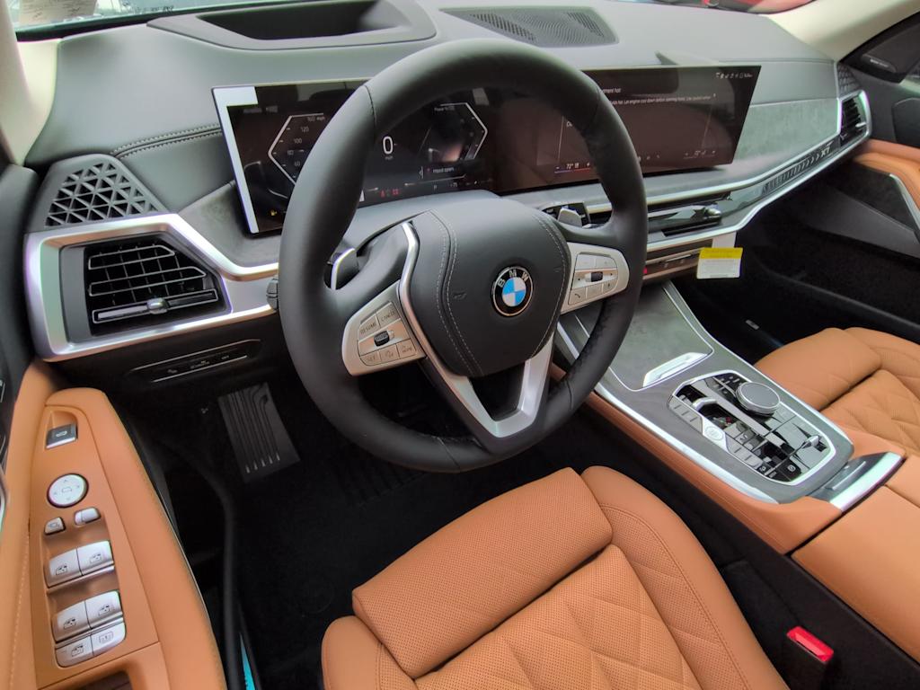 Thumbnail: 2027 BMW X7 - 2