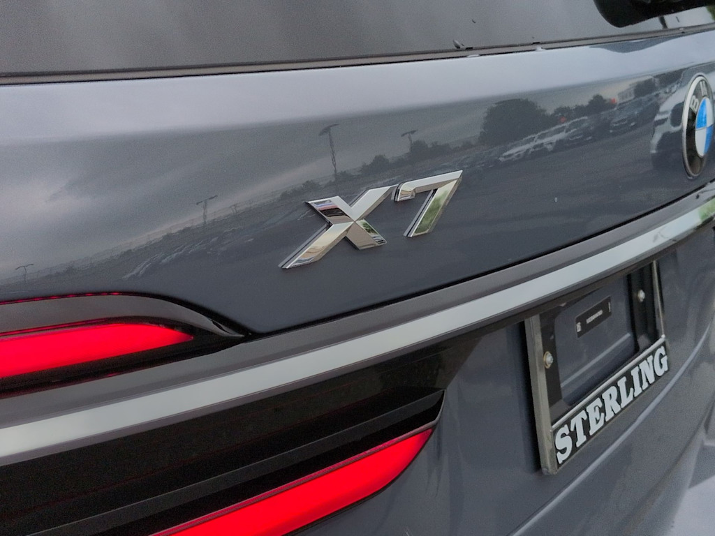 Thumbnail: 2027 BMW X7 - 25